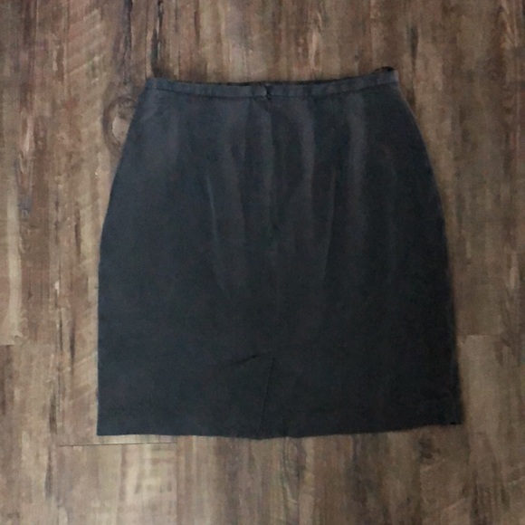 🪷 5/$10 🪷 Banana Republic Skirt. Clip is missing - Picture 2 of 6